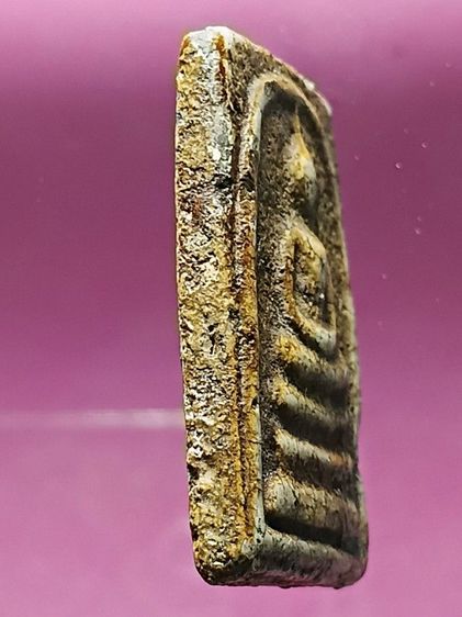 พระสมเด็จเก่ามาก อายุกว่า100 ปี สภาพผ่านการใช้จากคนโบราณมาอย่างโชกโชน สภาพสวยเก่าไม่หักไม่ซ่อม หาชมได้ยากมาก รูปที่ 5