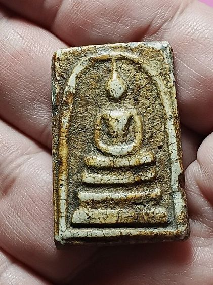 พระสมเด็จเก่ามาก อายุกว่า100 ปี สภาพผ่านการใช้จากคนโบราณมาอย่างโชกโชน สภาพสวยเก่าไม่หักไม่ซ่อม หาชมได้ยากมาก รูปที่ 9