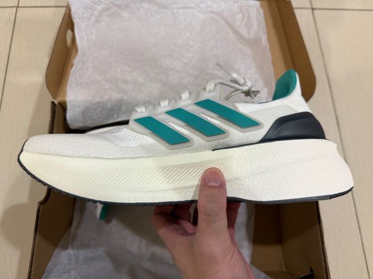 รองเท้าผู้ชาย Adidas Ultraboost 5 ไซส์ 42 (8UK) ของแท้ มือหนึ่ง รูปที่ 3