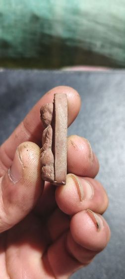 หลวงปู่ทวด พิมเตารีด เนื้อว่านแดง รูปที่ 6