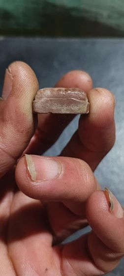 หลวงปู่ทวด พิมเตารีด เนื้อว่านแดง รูปที่ 3