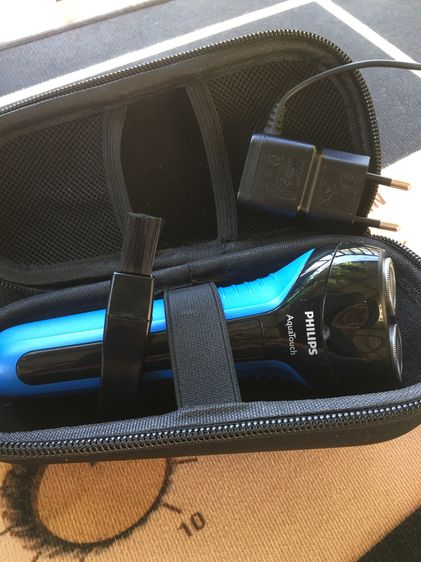 ขายเครื่องโกนหนวด Philips สภาพใหม่มีกล่องเก็บ รูปที่ 2