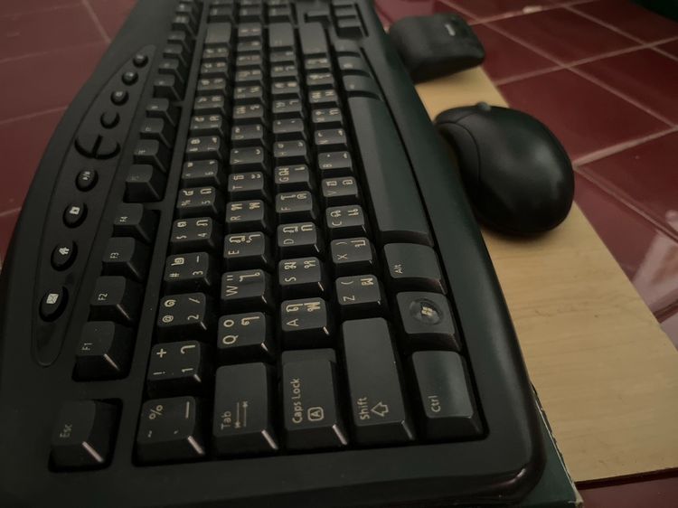 คีย์บอร์ดพร้อมเมาส์ไร้สาย Microsoft รุ่น Wireless Keyboard 700 V2.0 รูปที่ 3