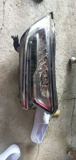 ไฟหน้าcrv ข้างขวา