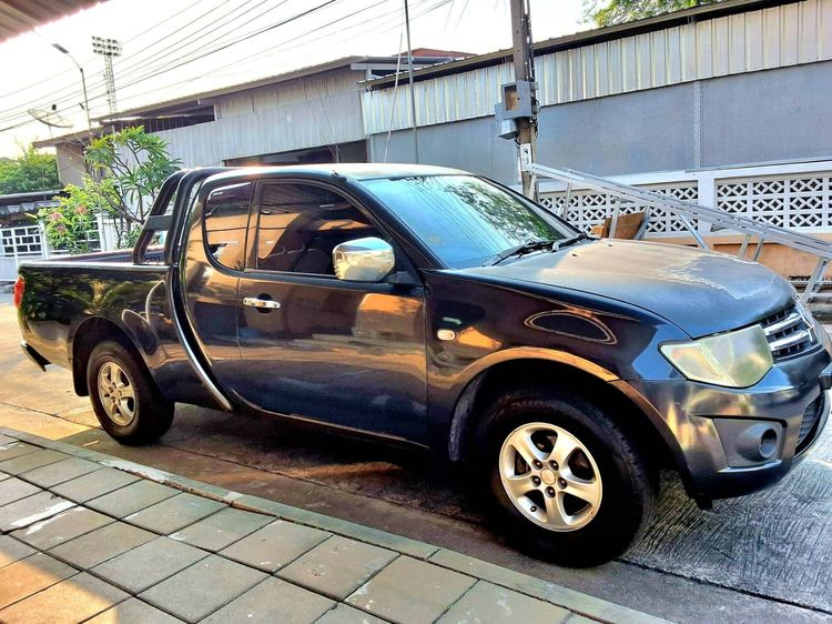 รถ Mitsubishi Triton 2.4 Active สี ดำ