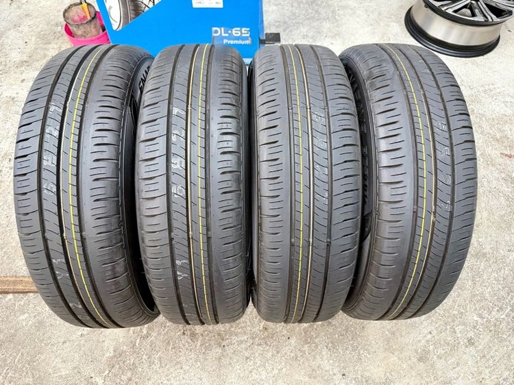 ยางถอดป้ายแดงขอบ 16” ยี่ห้อ DUNLOP รุ่น ENASAVE EC300 ขนาด 185-60R16 ปี 25 สีเส้นตุ่มหน้ายางยังอยู่ครบ รูปที่ 9