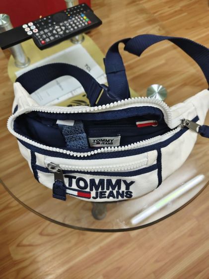 ขาว ผ้า กระเป๋าสะพาย Tommy