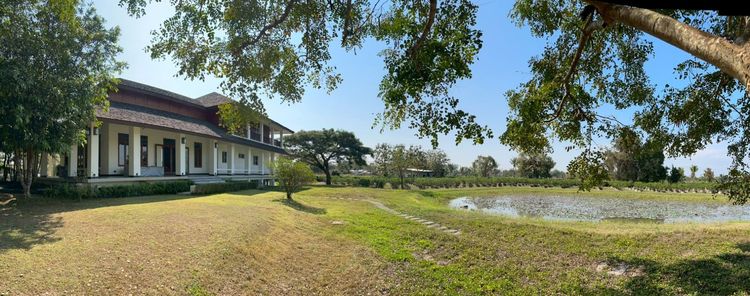 ขายบ้านหรูพร้อมที่ดิน 14 ไร่ ใกล้เมืองเชียงใหม่  ราคา 45 ล้านบาท  ฟรีค่าโอนทั้งหมด