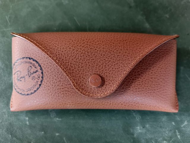  Ray-Ban Aviator (โดยมีรุ่นย่อยที่คล้ายกันคือ RB3025JM)  รูปที่ 5