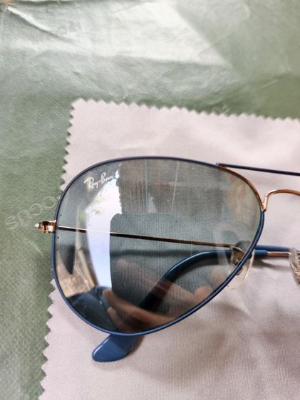  Ray-Ban Aviator (โดยมีรุ่นย่อยที่คล้ายกันคือ RB3025JM)  รูปที่ 4