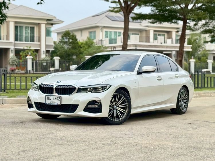 รถ BMW Series 3 320d สี ขาว