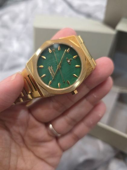 นาฬิกา Vivienne Westwood limehouse 34mm Gold Green สภาพสวยๆ 3,800บาท พร้อมกล่อง ถุง รูปที่ 3