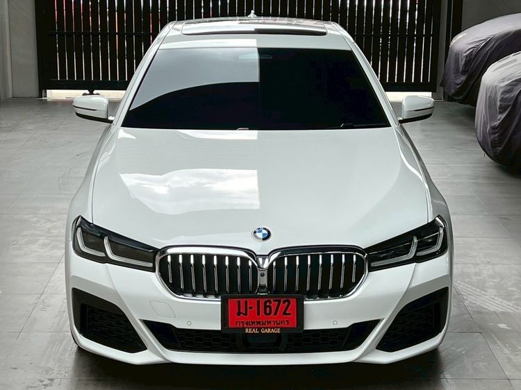 BMW Series 5 2021 530e Sedan ปลั๊กอินไฮบริด (PHEV) ไม่ติดแก๊ส เกียร์อัตโนมัติ ขาว รูปที่ 4