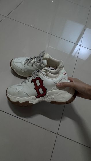 รองเท้า MLB