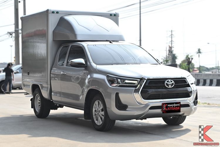 รถ Toyota Hilux Revo 2.4 Z Edition Mid สี บรอนซ์เงิน