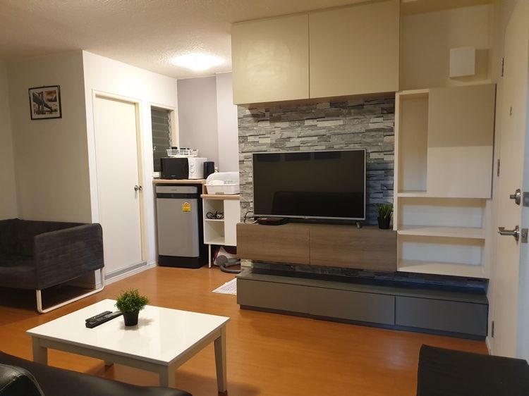 ให้เช่า lpn condo tawn ร่มเกล้า ห้องคอมบายสวยๆ เฟอร์บิ้วอิน 2นอน 2น้ำ ห้องรับแขก 12,000฿