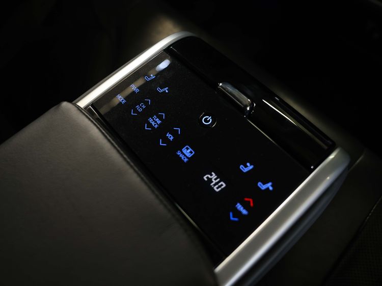 Toyota Camry 2020 2.5 Hybrid Premium Sedan ไฮบริด ไม่ติดแก๊ส เกียร์อัตโนมัติ ดำ รูปที่ 4