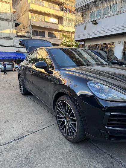 Porsche Cayenne 2022 3.0 E-Hybrid Coupé 4WD Utility-car ไฮบริด เกียร์อัตโนมัติ ดำ รูปที่ 3