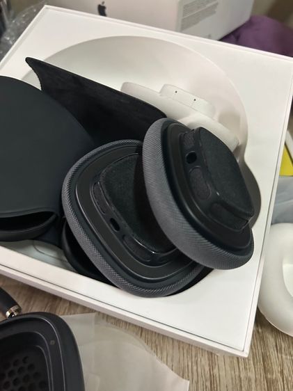 ขาย AirPod max usb type c ขาดสายชาร์จ ใช้งานปกติ หมดประกันแล้ว  นัดรับ กทม ปลายทาง ราคา 9500บาท 