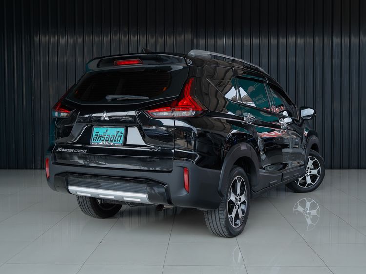 Mitsubishi Xpander 2022 1.5 Cross Utility-car เบนซิน ไม่ติดแก๊ส เกียร์อัตโนมัติ ดำ รูปที่ 4