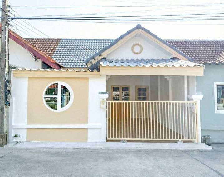 บ้านราคาไม่เกินล้าน ใกล้ห้างโลตัส สี่แยกนิคมพัฒนา ผ่อนเพียงเดือนละ 3000 กว่าบาท
