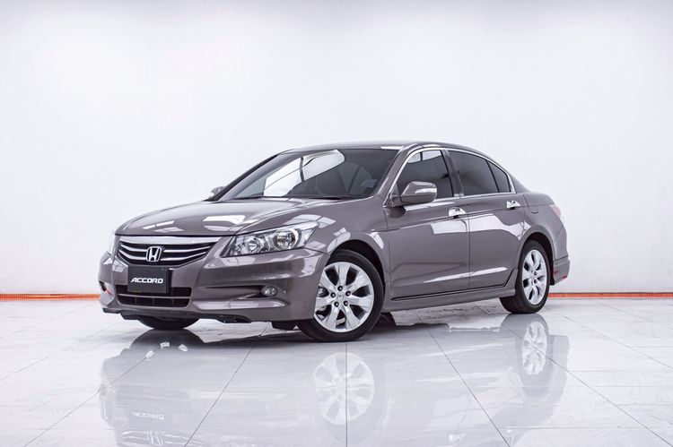 รถ Honda Accord 2.0 EL NAVI สี น้ำตาล