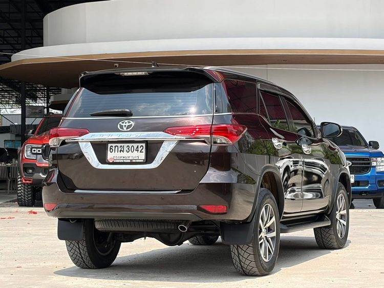 Toyota Fortuner 2017 2.4 V Utility-car ดีเซล ไม่ติดแก๊ส เกียร์อัตโนมัติ น้ำตาล รูปที่ 4