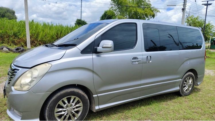Hyundai H-1  2011 2.5 Deluxe Van ดีเซล ไม่ติดแก๊ส เกียร์อัตโนมัติ เทา รูปที่ 2