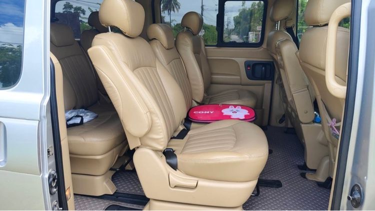 Hyundai H-1  2011 2.5 Deluxe Van ดีเซล ไม่ติดแก๊ส เกียร์อัตโนมัติ เทา รูปที่ 3