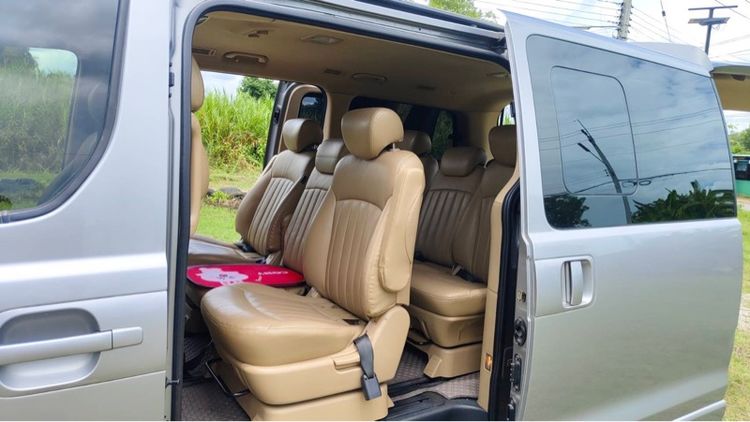 Hyundai H-1  2011 2.5 Deluxe Van ดีเซล ไม่ติดแก๊ส เกียร์อัตโนมัติ เทา รูปที่ 4