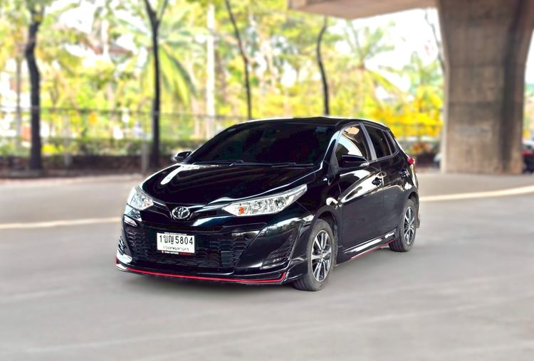รถ Toyota Yaris 1.2 Mid สี ดำ