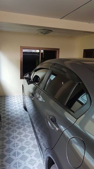 ขายที่ดินแปลงเล็ก 27 ตรว Land for sale, small plot suitable for house or trade zone near MRT HUAIKHWANG  small plot zone near MRT HUAIKHWANG รูปที่ 3