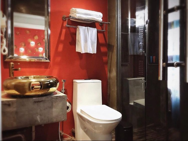 ตกแต่งครบ 2015 Rent Penthouse in the 4 star Hotel Sukhumvit 16 BTS Asok at least 12 month รูปที่ 2