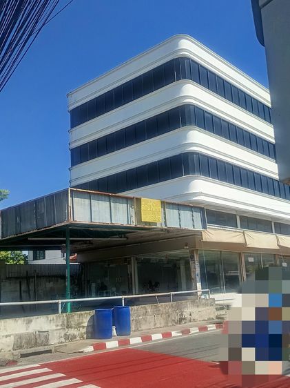 ให้เช่าอาคารขนาดใหญ่ 5 ชั้นติดถนน ทำเลดีใกล้สวนหลวง ร.9 Rent Warehouse closed road and show room near Suan Luang Rama IX Park at Prawet 
