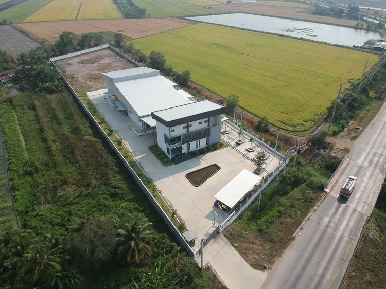 ขายและเช่าโรงงานผลิตเครื่องสำอาง มาตรฐาน GMP,ISO 22716 พร้อมออฟฟิศ 3 ชั้น เนื้อที่ 6 ไร่ ติดถนนใหญ่ 346 (นนทบุรี-ไทรน้อย) พร้อมดำเนินกิจการท