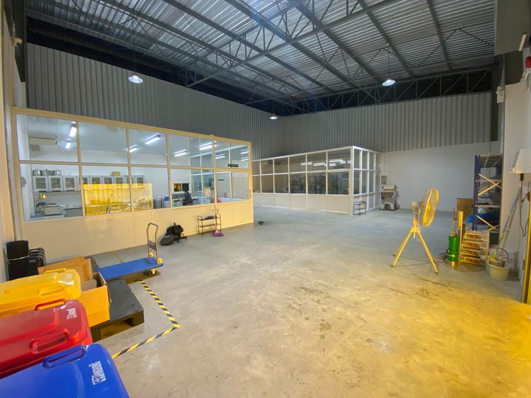 ขายและเช่าโรงงานผลิตเครื่องสำอาง มาตรฐาน GMP,ISO 22716 พร้อมออฟฟิศ 3 ชั้น เนื้อที่ 6 ไร่ ติดถนนใหญ่ 346 (นนทบุรี-ไทรน้อย) พร้อมดำเนินกิจการท รูปที่ 4