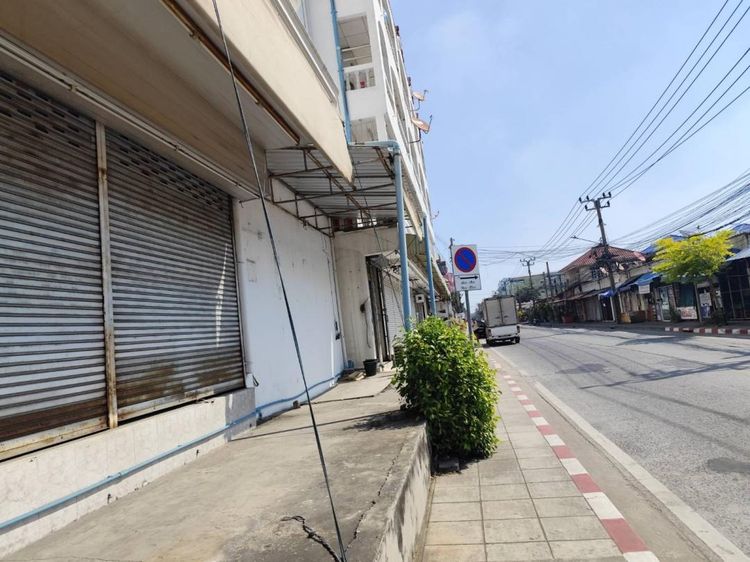 ให้เช่าตึกแถวห้องเดี่ยวชั้นล่างเท่านั้น เหมาะค้าขายเล็กๆ สัญญา1ปีขึ้น ใกล้สวนหลวง ร.9 มากๆ รูปที่ 3