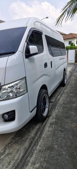 Nissan Urvan 2016 2.5 NV350 Van ดีเซล ไม่ติดแก๊ส เกียร์ธรรมดา ขาว รูปที่ 2