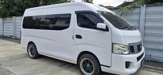 Nissan NV 350 สีขาว ไมล์น้อย  รถบ้าน