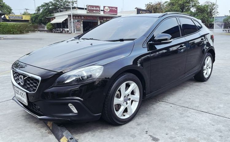 รถ Volvo V40 2.0 Cross Country T5 สี ดำ