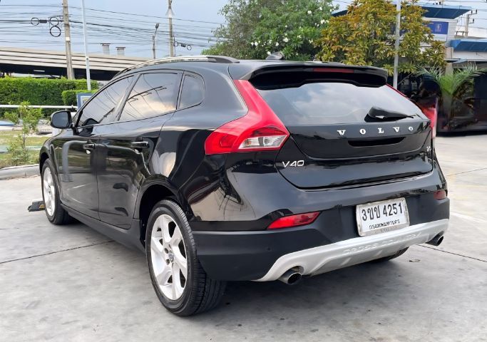 Volvo V40 2015 2.0 Cross Country T5 Van เบนซิน ไม่ติดแก๊ส เกียร์อัตโนมัติ ดำ รูปที่ 4