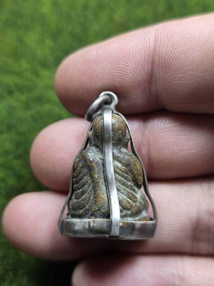 พระรูปหล่อหลวงพ่อเงินเลี่ยมเงินเก่าๆ รูปที่ 2