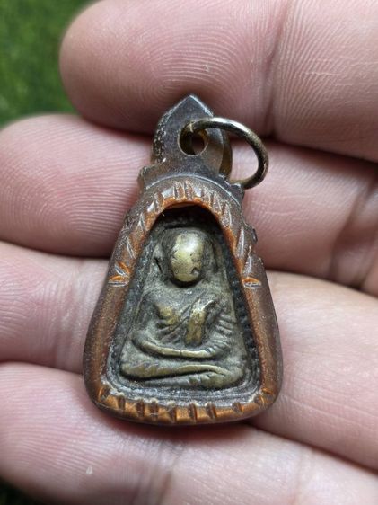 พระเหรียญจอบหลวงพ่อเงินเก่าๆ