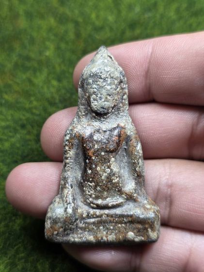 พระกรุเนื้อชินเก่าๆ