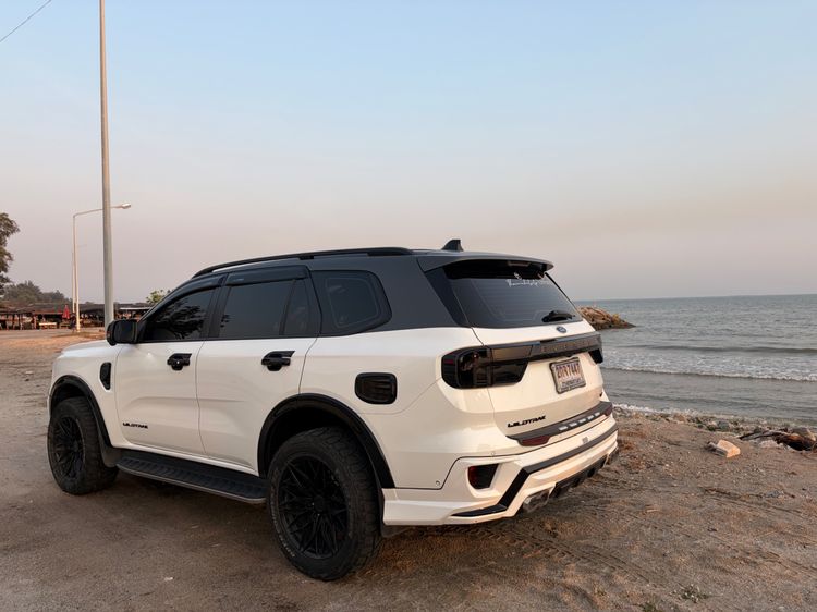 Ford Everest 2023 2.0 Bi-Turbo Wildtrak 4WD Utility-car ดีเซล ไม่ติดแก๊ส เกียร์อัตโนมัติ ขาว รูปที่ 4