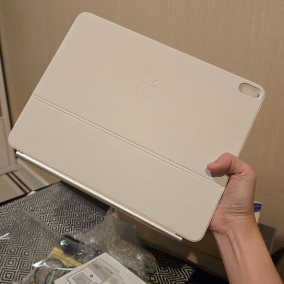 Magic Keyboard สำหรับ IPAD 13 นิ้ว สภาพ95