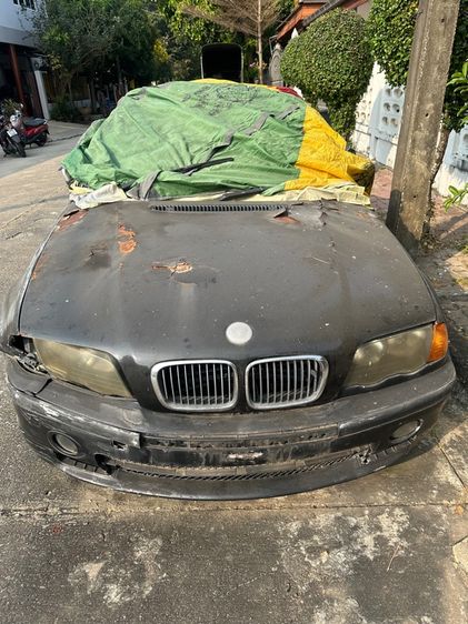 รถ BMW Series 3 318i สี ดำ