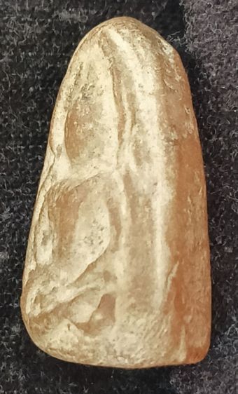 พระพิมพ์ซุ้มแหลมกลาง หลวงปู่บุญ วัดกลางบางแก้ว หลังจาร "อัง" 