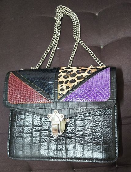 กระเป๋าสะพาย