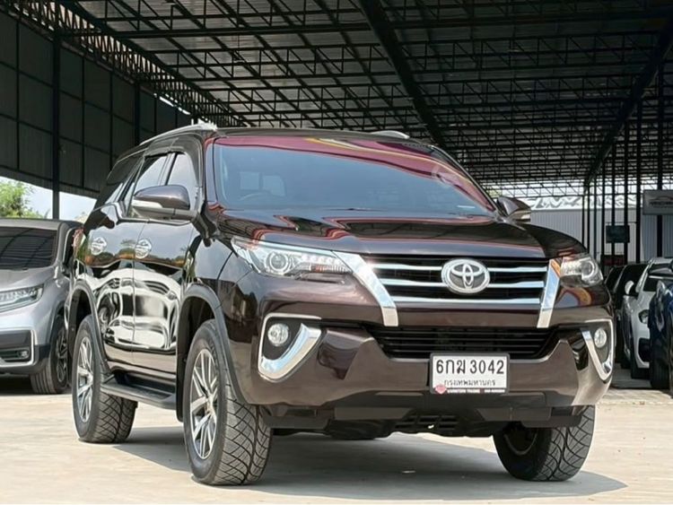 Toyota Fortuner 2017 2.4 V Utility-car ดีเซล ไม่ติดแก๊ส เกียร์อัตโนมัติ น้ำตาล